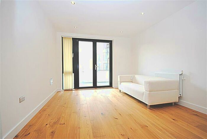 1 Bedroom Apartment To Rent In Lee Street, London, E8