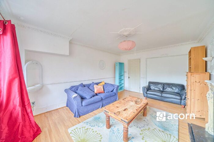 4 Bedroom Flat To Rent In Clifton Way, London, SE15