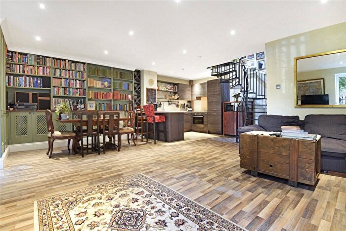 2 Bedroom Apartment To Rent In Coventry Road, Bethnal Green, London, E1