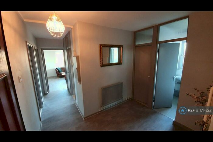 2 Bedroom Flat To Rent In Bromfield Court, London, SE16