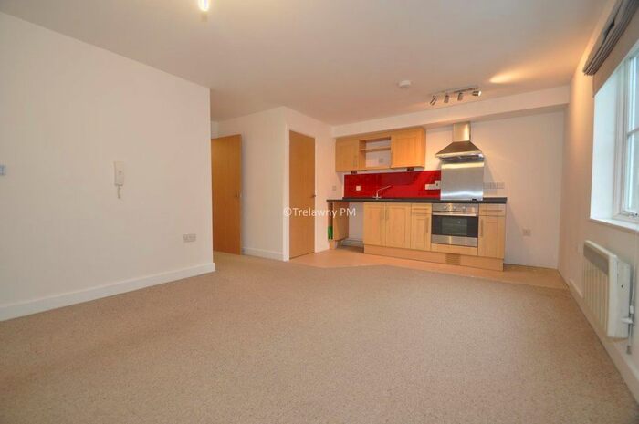 1 Bedroom Flat To Rent In Tresooth Lane, Penryn TR10
