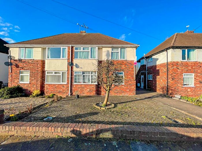 2 Bedroom Flat To Rent In Glenwood Grove, Lincoln, LN6