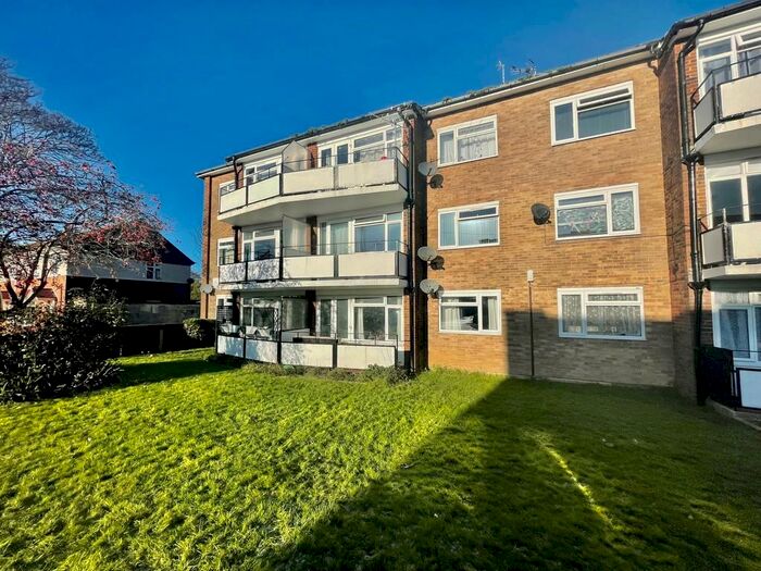 2 Bedroom Apartment To Rent In Durrington Gardens, The Causeway, Goring-by-sea, BN12