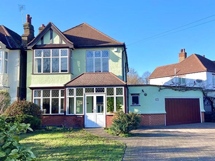 4 Bedroom Detached House For Sale In Birchwood Avenue, Sidcup, DA14