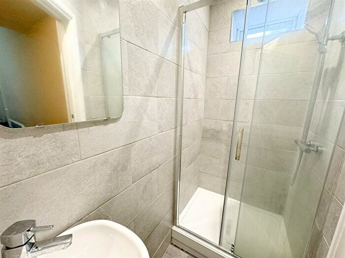 6 Bedroom Terraced House To Rent In Holly Avenue, Jesmond, Newcastle Upon Tyne, NE2