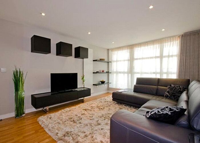 2 Bedroom Flat To Rent In Upper Richmond Road, Putney, London, SW15