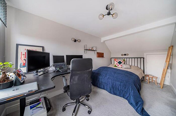 3 Bedroom End Of Terrace House For Sale In Park Road, Caterham On The Hill, CR3
