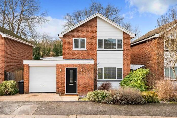 3 Bedroom Detached House To Rent In Reddown Road, Coulsdon, CR5