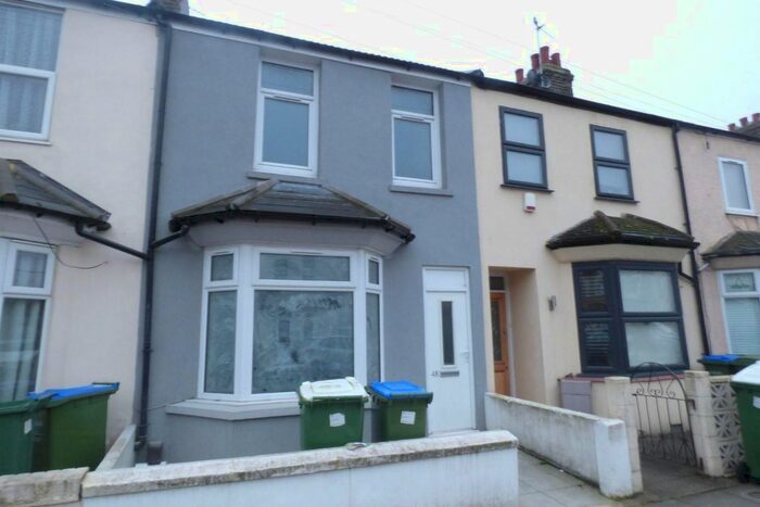 2 Bedroom Terraced House To Rent In Overton Road, London, SE2