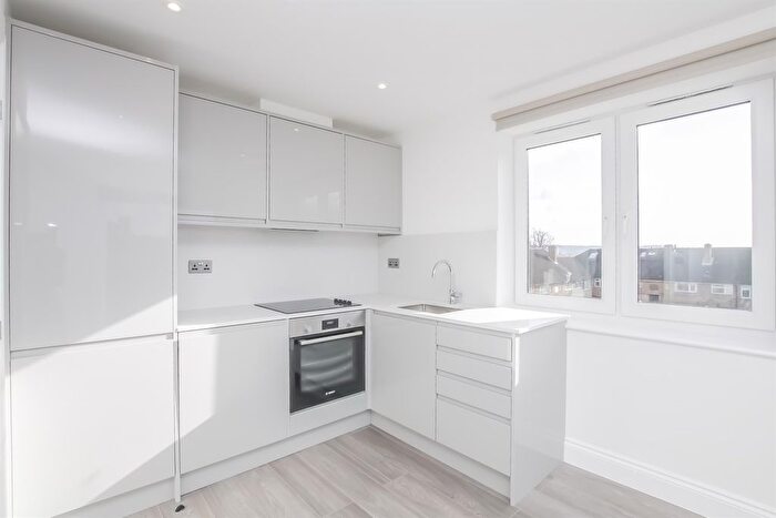 2 Bedroom End Of Terrace House To Rent In Newstead Court, Brent Street, Hendon, NW4