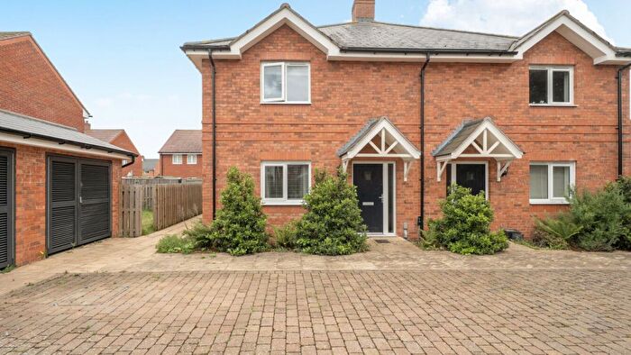 1 Bedroom Semi-Detached House For Sale In Scarrots Street, Tiddington, CV37