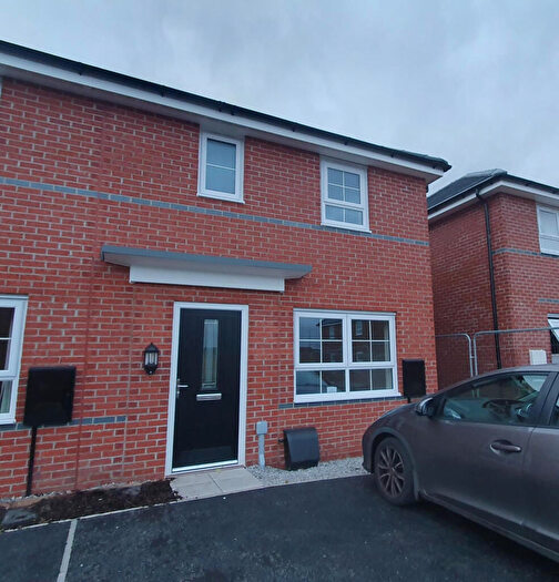 3 Bedroom Semi Detached House To Rent In Ludworth Close, Hyde, SK14