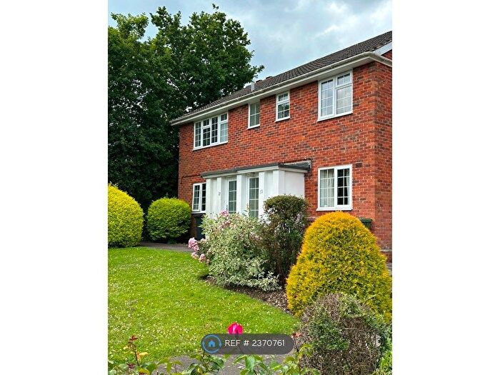 2 Bedroom Maisonette To Rent In The Pantiles, Bushey Heath, Bushey, WD23