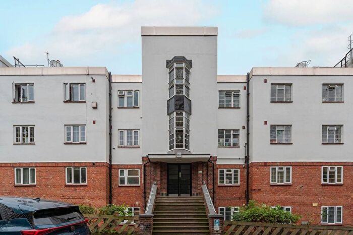 2 Bedroom Flat For Sale In The Woodlands, Upper Norwood, London, SE19