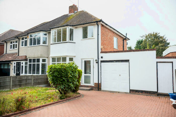 3 Bedroom Semi-Detached House To Rent In Delrene Road, Shirley, B90