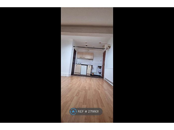 Studio To Rent In Gillott Road, Birmingham, B16