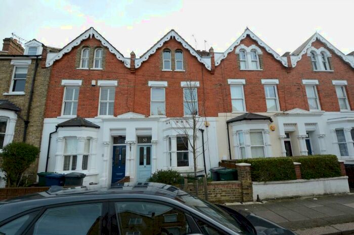1 Bedroom Flat To Rent In Holly Park Road, Friern Barnet, London, N11