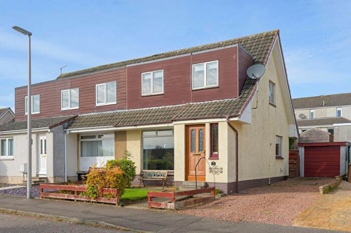3 Bedroom Semi-Detached House For Sale In Inchview Gardens, Dalgety Bay, KY11