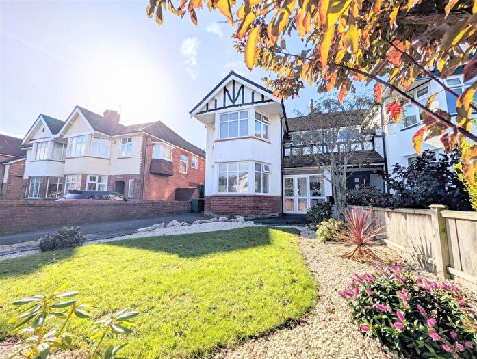 3 Bedroom Semi-Detached House To Rent In Golf Open - Dunbar Crescent, Hillside - Sleeps, PR8