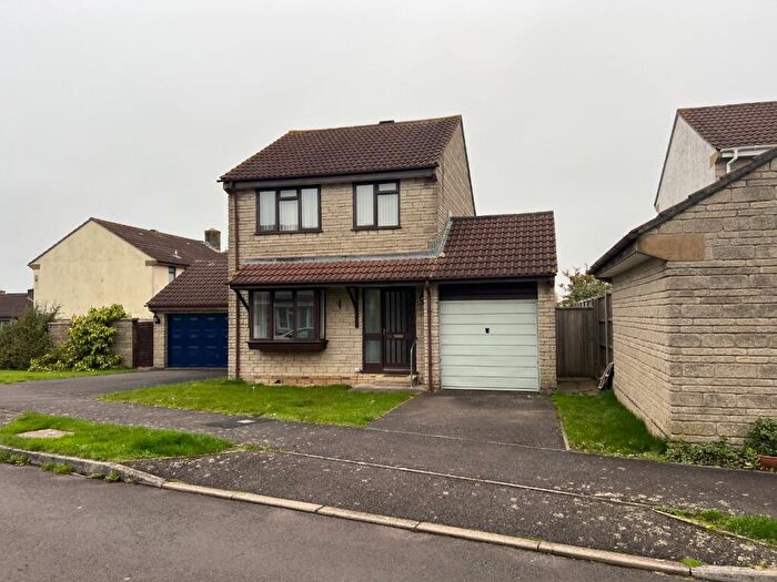 3 Bedroom Detached House To Rent In Brookfield Way, Street, BA16
