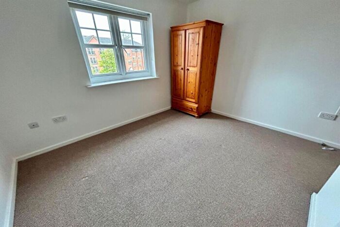 2 Bedroom Flat For Sale In Fog Lane, Merlin House, M19