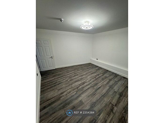 1 Bedroom Flat To Rent In London Road, Morden, SM4