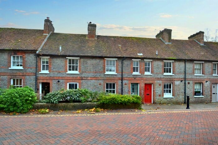 2 Bedroom Terraced House To Rent In Westgate, Chichester, PO19