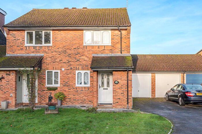 2 Bedroom Semi-Detached House For Sale In Mandelyns, Northchurch, Berkhamsted, HP4