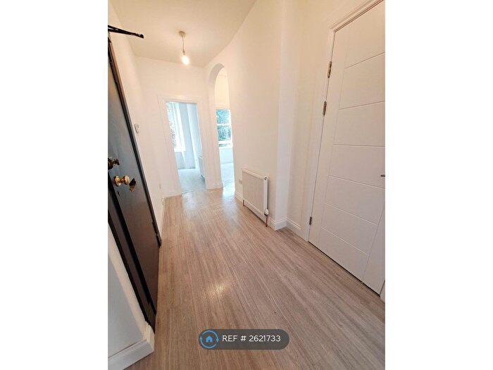 3 Bedroom Flat To Rent In Caledonian Place, Edinburgh, EH11