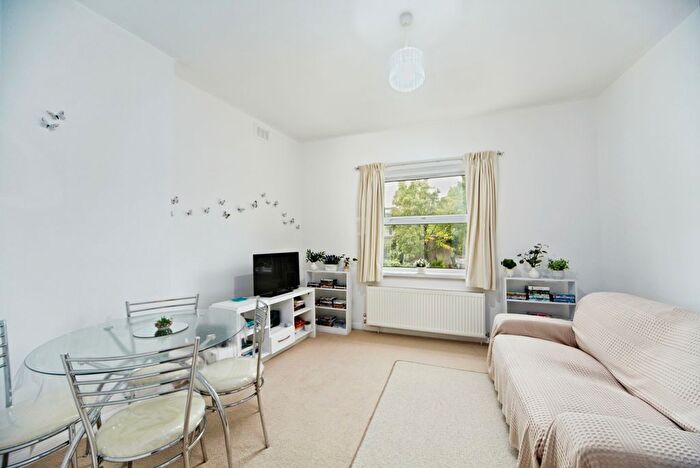 1 Bedroom Flat For Sale In Hilldown Road, London, SW16