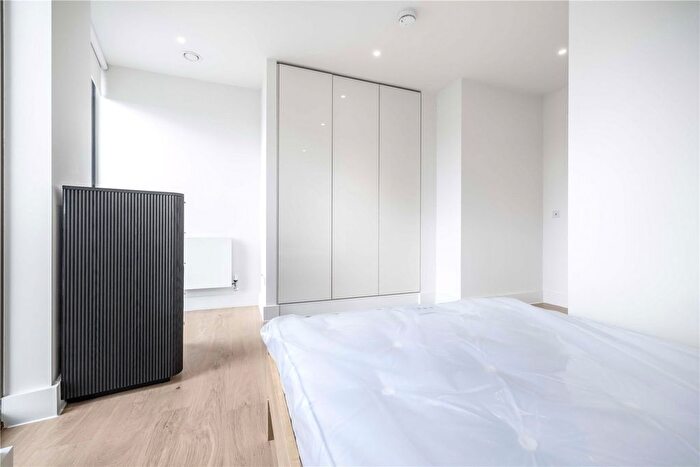 1 Bedroom Flat To Rent In Pear Place, London, SE1