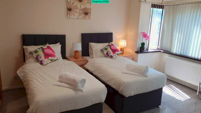 5 Bedroom Detached House To Rent In Wilkinson Croft, Birmingham, B8