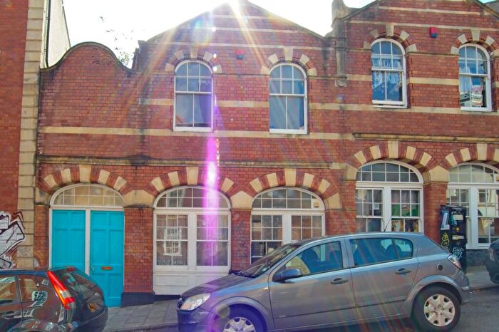 4 Bedroom End Of Terrace House To Rent In Hillgrove Street, Stokes Croft, Bristol, BS2