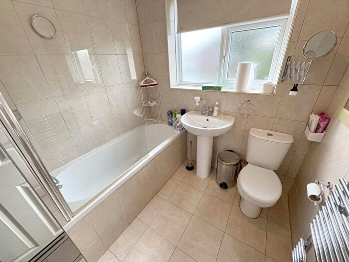 2 Bedroom End Of Terrace House To Rent In The Fairway, London, NW7