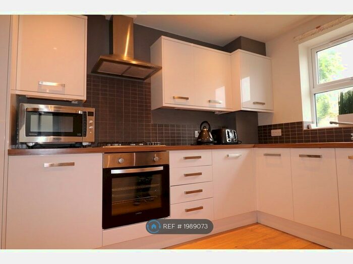 4 Bedroom Semi-Detached House To Rent In The Hollow, Bath, BA2