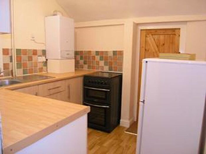 1 Bedroom Flat To Rent In Bruce Street, Northampton, NN5