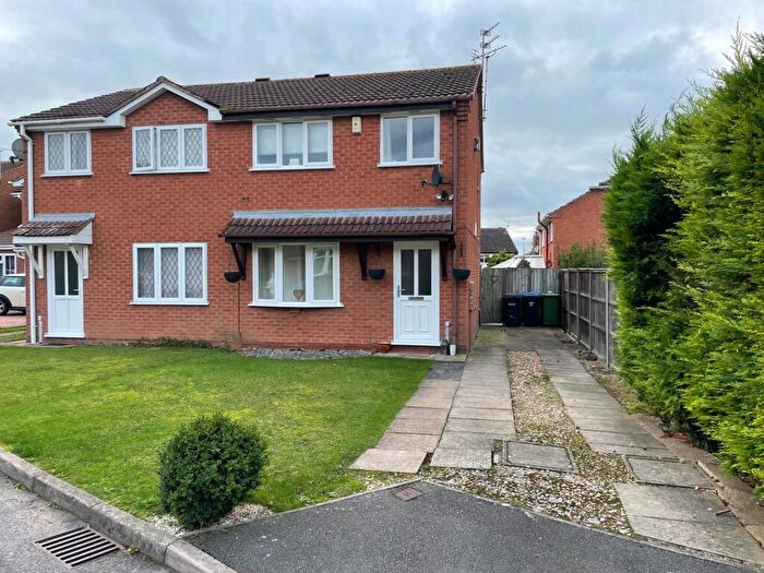 3 Bedroom Semi-Detached House To Rent In Ambergate Close, Leicester, LE9