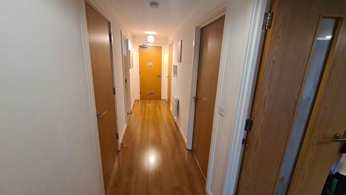 2 Bedroom Apartment To Rent In Southside, St Johns Walk, B5