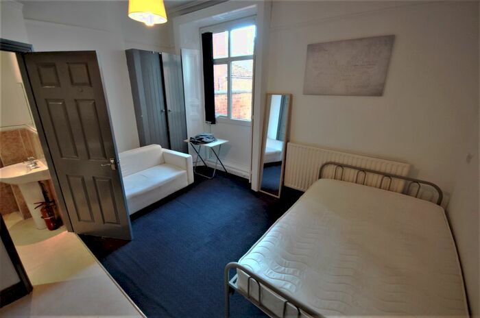 Studio To Rent In Flat Holyhead Road, Coundon, CV1