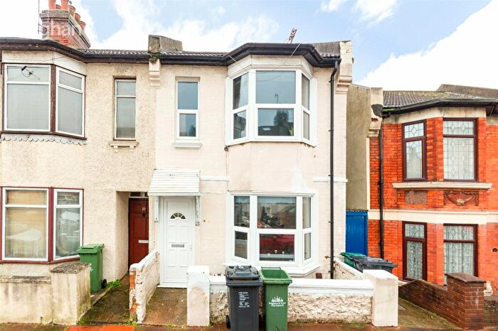 4 Bedroom End Of Terrace House To Rent In Ewhurst Road, Brighton, BN2