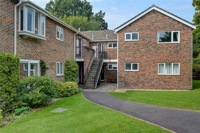 1 Bedroom Flat To Rent In Upper Heyshott, Petersfield GU31