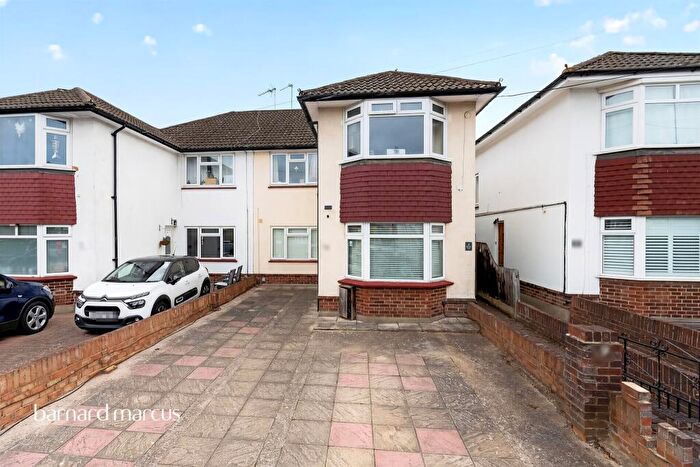 2 Bedroom Flat For Sale In St. Philips Avenue, Worcester Park, KT4
