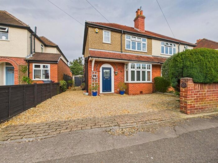 3 Bedroom Semi-Detached House For Sale In Gratwicke Road, Tilehurst, Reading, RG30