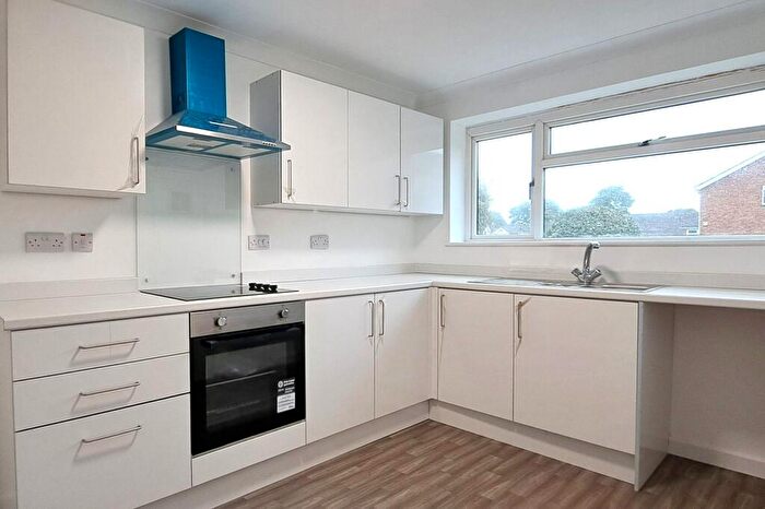 2 Bedroom Flat For Sale In Aspen Place New Milton, BH25