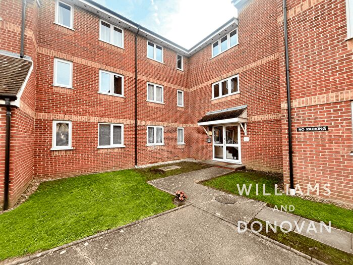 1 Bedroom Flat To Rent In Sandon Close, Rochford, SS4