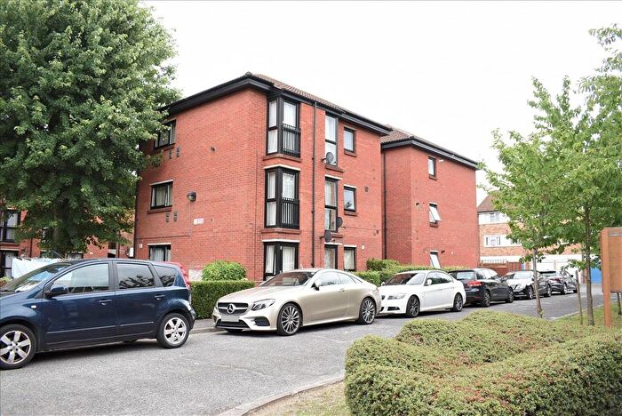 2 Bedroom Flat To Rent In Beauclerk Close, Feltham, TW13