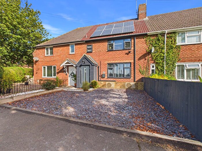 3 Bedroom Terraced House For Sale In South Close, Long Buckby, NN6