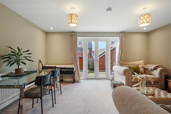 3 Bedroom End Of Terrace House For Sale In Kingfisher Road, Sprowston, NR7