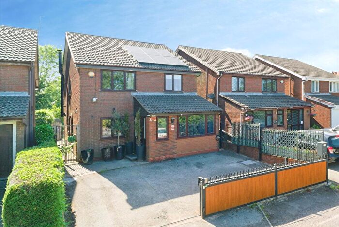 4 Bedroom Detached House For Sale In Stratford Road, Hockley Heath, Solihull, West Midlands, B94