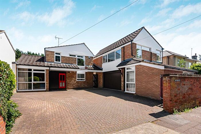 5 Bedroom Detached House For Sale In Duncombe Road, Bengeo, SG14